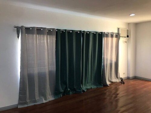 Yksiö huoneisto, jossa queen size-vuode