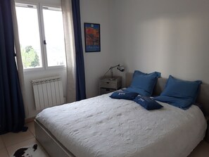 3 室のベッドルーム、アイロン / アイロン台、旅行用ベビーベッド、WiFi (無料)