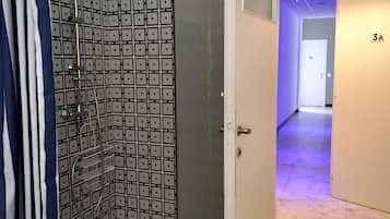 Family Apartment | Bilik Mandi | Pancuran mandi, hulu semburan mandi hujan, pengering rambut, bidet