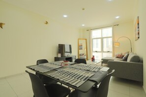 Classic Studio | In-room dining - OYO Home 266 1BHK Spring Oasis Silicon (Dubai)