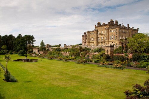 Dairy Cottage in Ayr for Large Groups, professional +partially abled