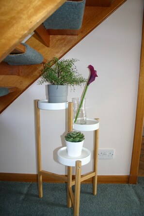 Interior - Church Cottage near to sandy beaches, town, garden, private parking and garden  (Ayr)