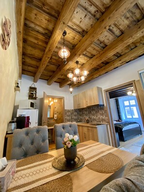 Deluxe Studio | Private kitchen | Full-size fridge, microwave, oven, stovetop