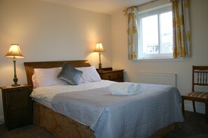 3 bedrooms, desk, iron/ironing board, travel cot