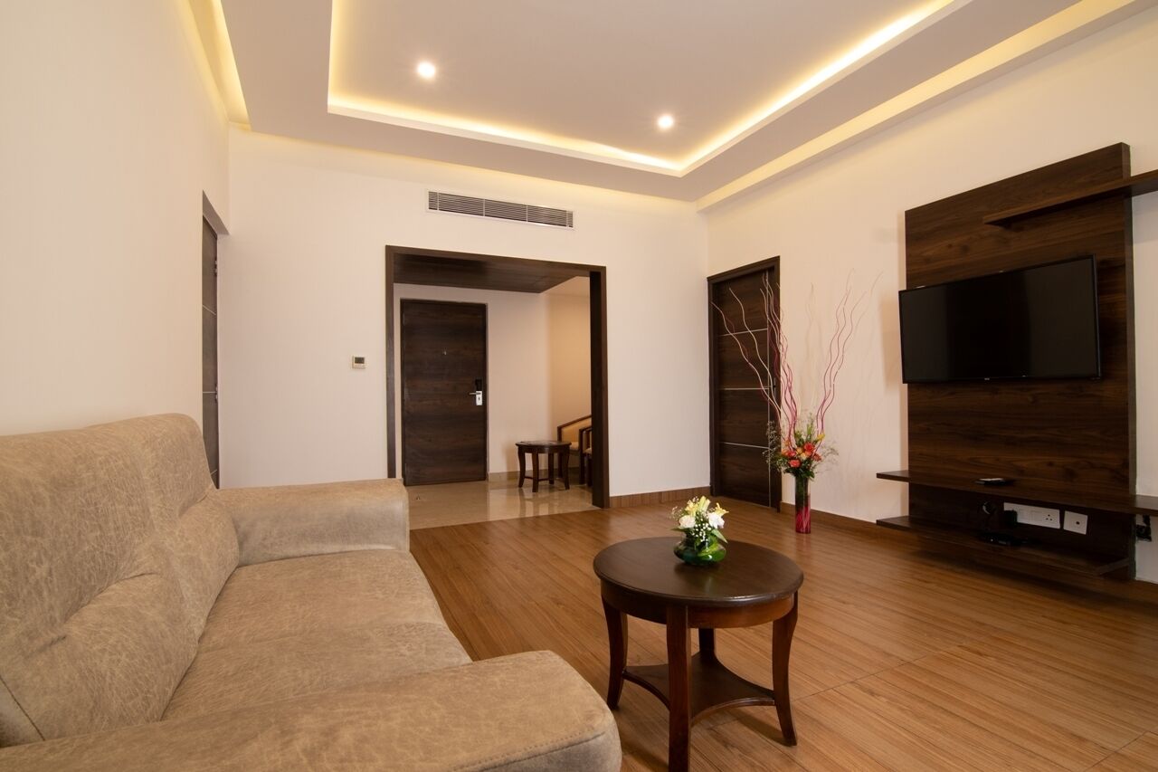 套房 | 客廳 | 32 吋電視連衛星電視頻道