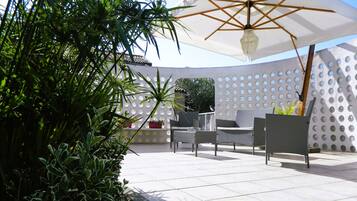 Pemandangan dari bilik