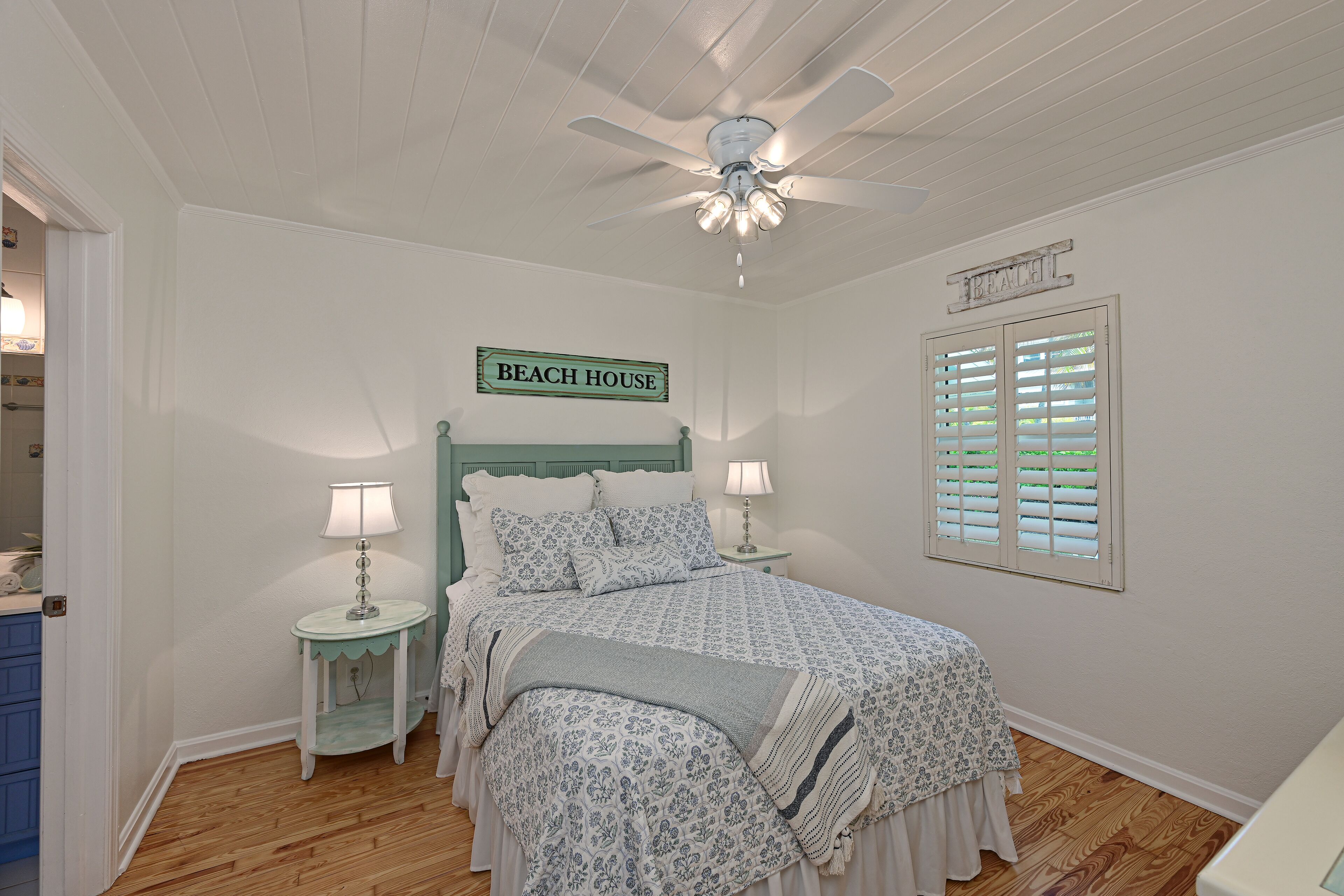 3 makuuhuonetta, silitysrauta/-lauta, ilmainen Wi-Fi, vuodevaatteet