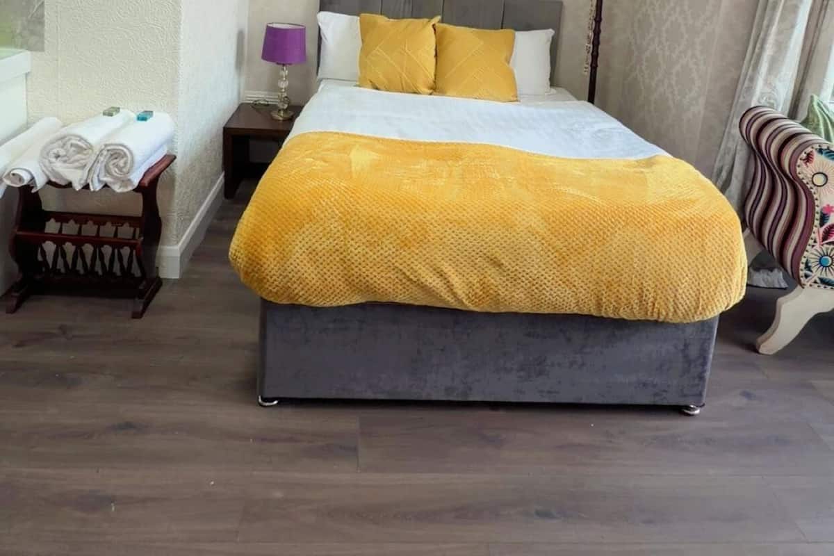 Individually decorated, individually furnished, bed sheets