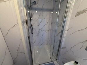 Con stile personalizzato, con arredamento individuale, lenzuola