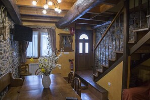 Dining - La Casina de Terobe. (Cacabelos)
