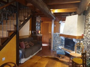 Télévision, cheminée