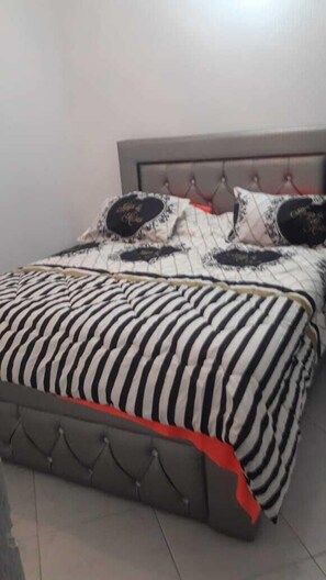 Apartment, 3 Schlafzimmer | 3 Schlafzimmer, Verdunkelungsvorhänge, Bettwäsche