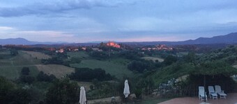 Peony, large apartment with a fireplace and a wonderful view