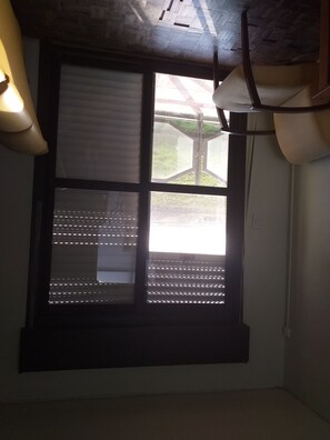 Interior - Facing the sea (Cassino)