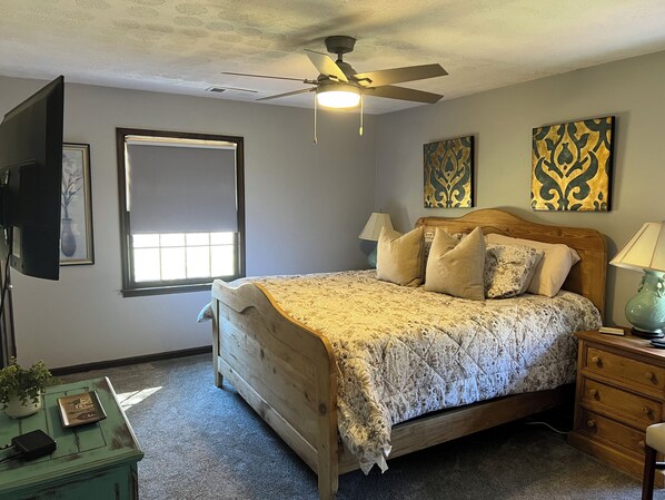 3 bedrooms, iron/ironing board, WiFi, bed sheets