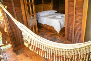 Minibar, wifi gratis, ropa de cama