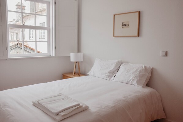 1 bedroom, internet, bed sheets