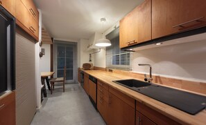 Kühlschrank, Mikrowelle, Geschirrspüler, Gefrierschrank