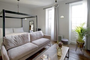 1 habitación, sistema de insonorización, wifi gratis y ropa de cama