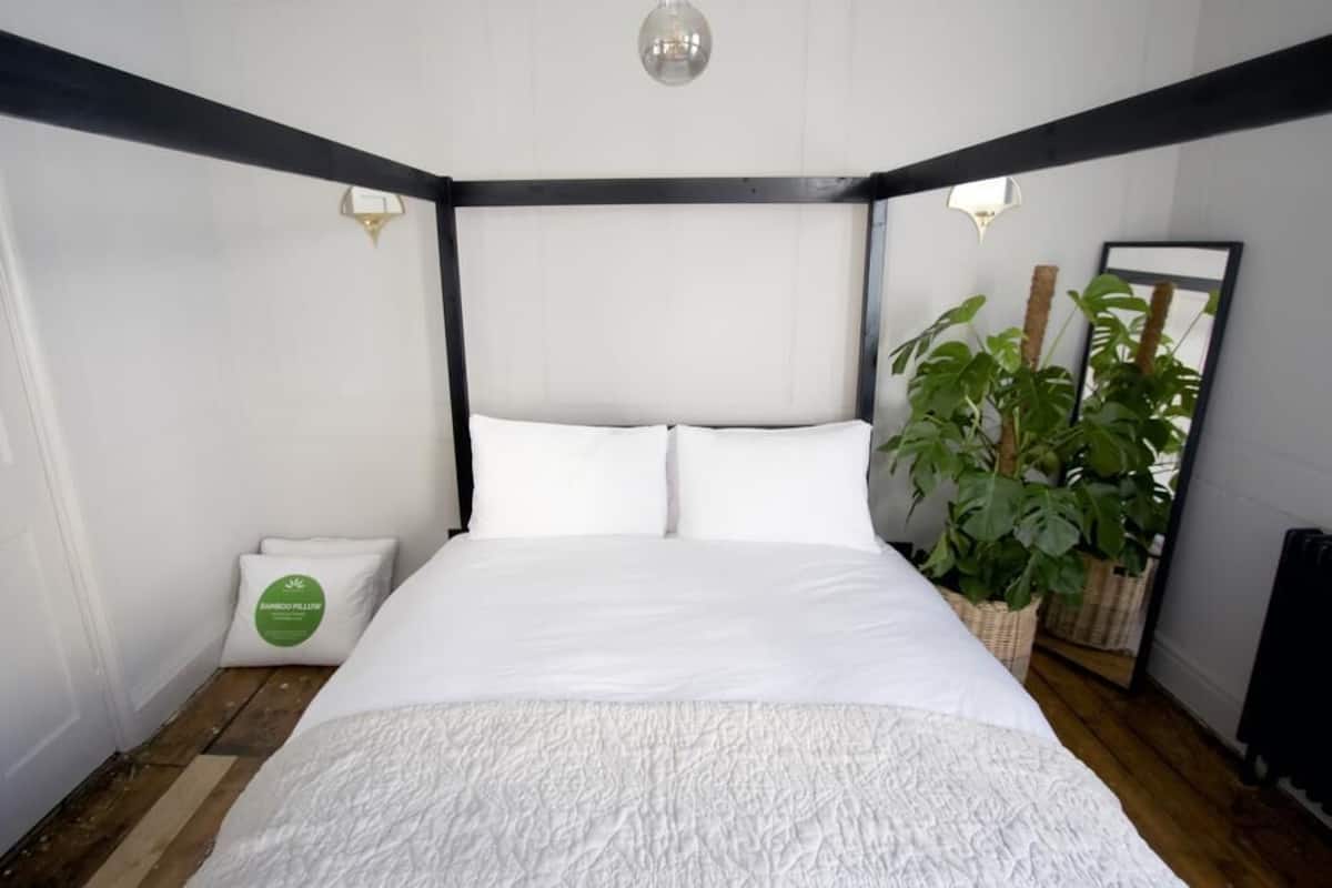 1 bedroom, soundproofing, free WiFi, bed sheets