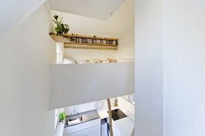 Private kitchen - Peaceful escape in Holland Park (London)