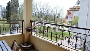 Premium-Apartment, 1 Schlafzimmer, Balkon, Blick auf den Innenhof | Balkon