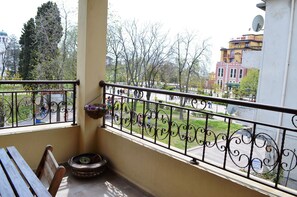 Premium Apartment, 1 Bedroom, Balcony, Courtyard View | Balcony