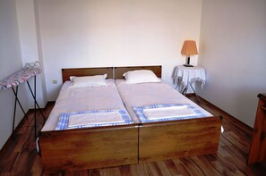 Economy Studio, Balcony | Cots/infant beds, free WiFi, bed sheets