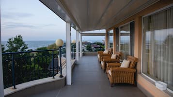 Apartemen Deluks, 2 kamar tidur, balkon, pemandangan laut | Balkon