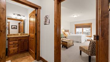 2 bedrooms, free WiFi, bed sheets, wheelchair access