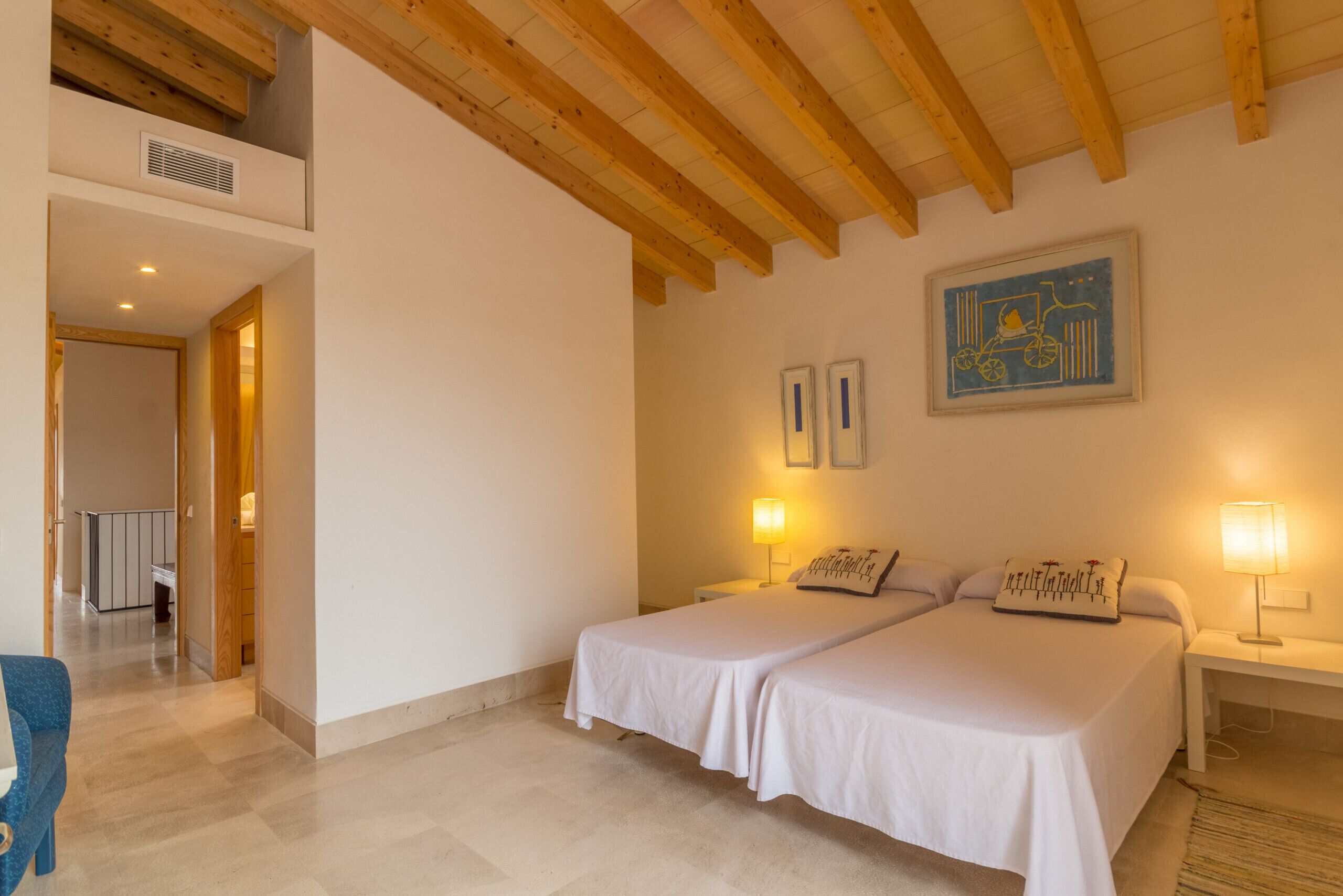 5 slaapkamers, een kluis op de kamer, een strijkplank/strijkijzer