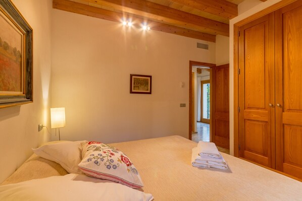 3 camere, ferro/asse da stiro, Wi-Fi gratuito, lenzuola