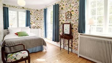 Hypo-allergenic bedding, individually decorated, individually furnished