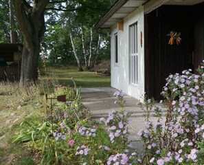 Exterior detail - Rural garden house with fireplace and natural panorama (Niedergörsdorf)