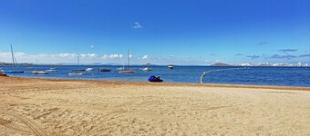 1st floor apartment, front line complex, sea view