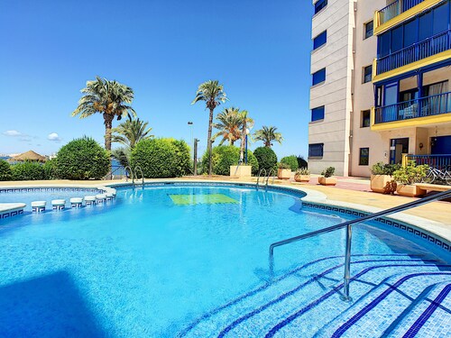 1st floor apartment, front line complex, sea view