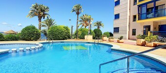 1st floor apartment, front line complex, sea view