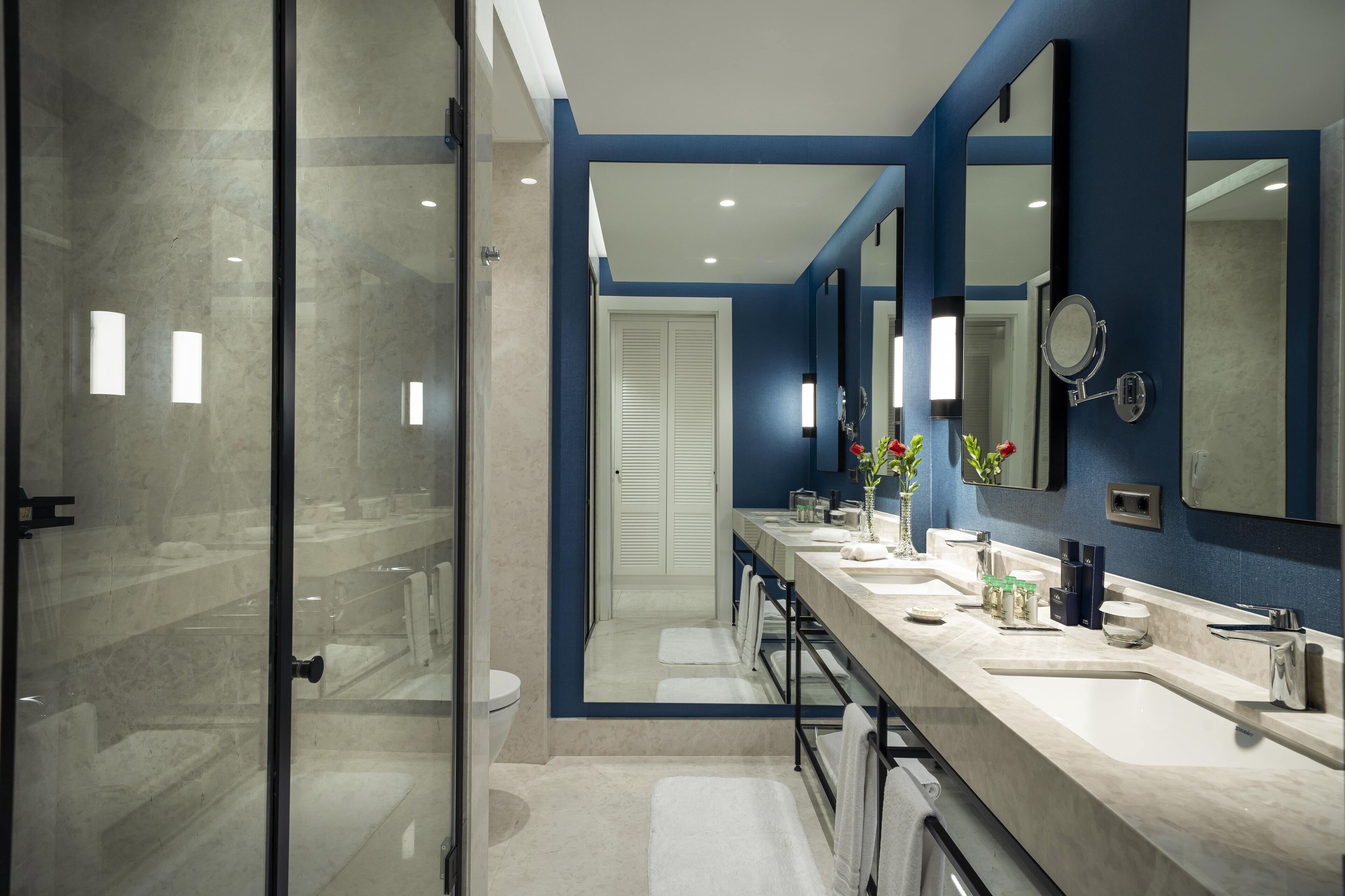 grand garden suite | 1 bedroom, minibar, in-room safe, individually decorated