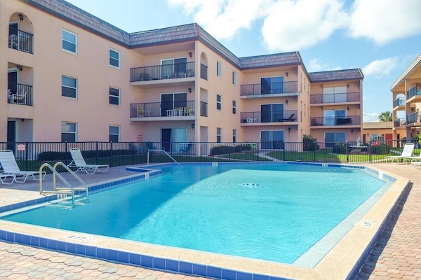 Pool, right out your sliding glass door, seasonally heated!