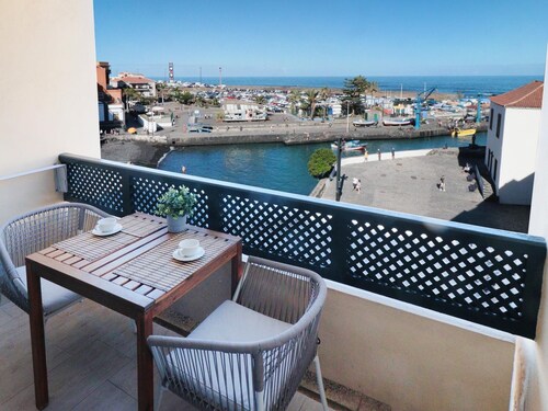 Central with sea views from the terrace. Pool and free wifi.