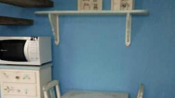 Chambre Familiale | Restauration dans la chambre