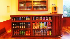 Bar (on property) - Hotel Pinnacle Range and Restaurant (Pokhara)