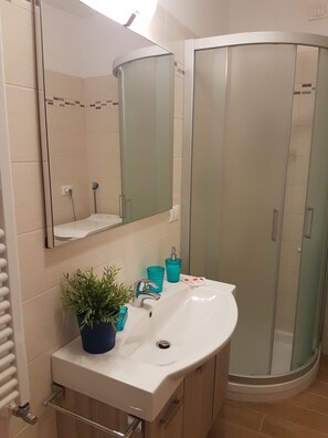 Shower, hair dryer, bidet, towels - Ca' Fondamenta (Venice)