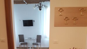Comfort Quadruple Room, Canal View - Ca' Fondamenta (Venice)