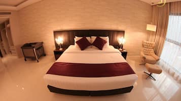 1 bedroom, down duvets, in-room safe, blackout curtains