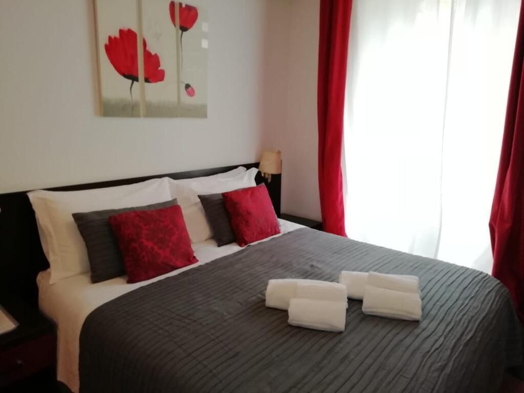 Basic Double or Twin Room | Premium bedding, down comforters, pillowtop beds, in-room safe