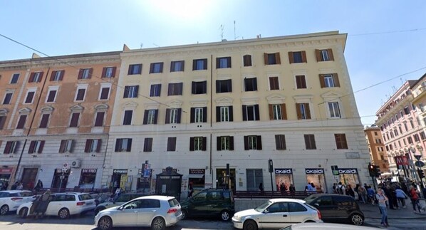 Front of property - Julius Caesar Home (Rome)