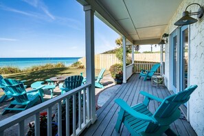 Terrace/patio - "Sea Turtle Cottage"~Gulf Front~Private Beach Access~Beach Gear~Fire Pit~Gated (Santa Rosa Beach)
