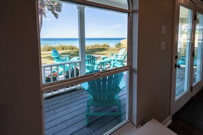 Interior - 30% Off~"Sea Turtle Cottage"~Gulf Front~Private Beach Access/Gear~Gated S/D (Santa Rosa Beach)