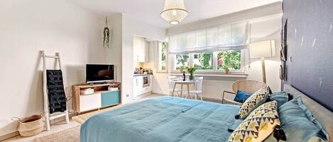 1 slaapkamer, een strijkplank/strijkijzer, wifi, beddengoed